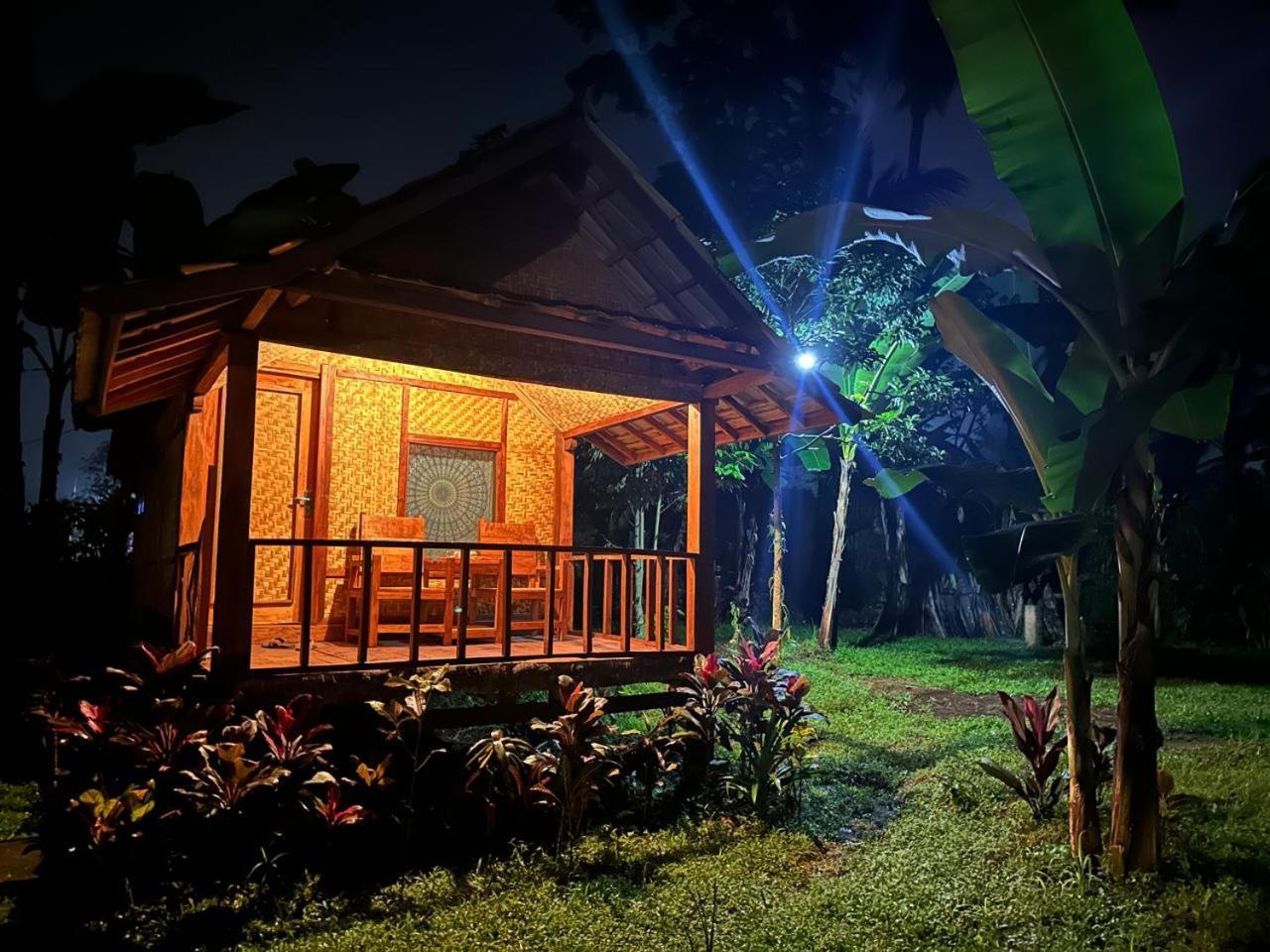 Banana Bungalows Tetebatu Pokoj fotografie